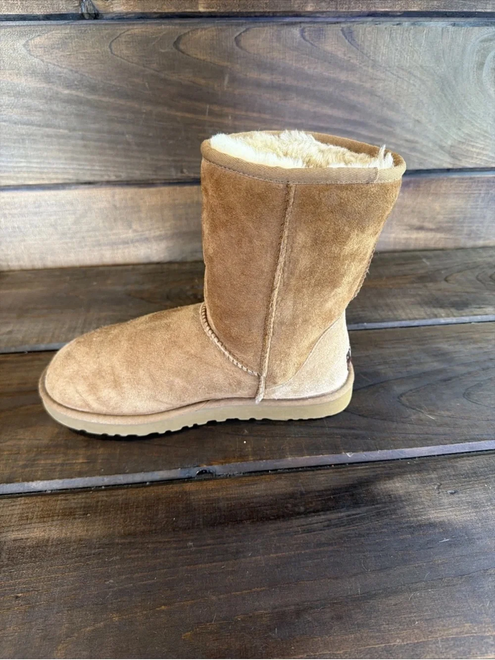 UGG Classic Short Chestnut Brown Suede Sheepskin Lined Boots Women Sz 8 Shearlin